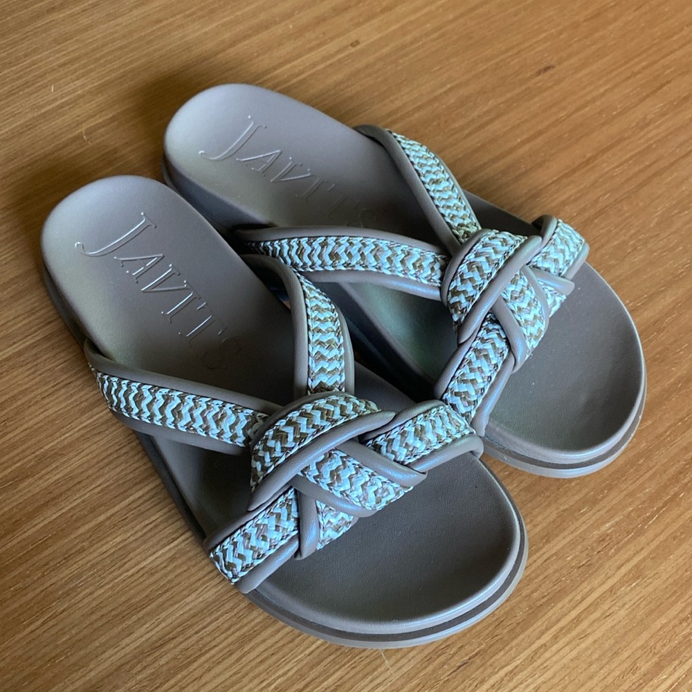 Eric Javits tie knot sandal “notti latte”